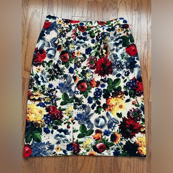 Flowery pencil skirt - Picture 2 of 2